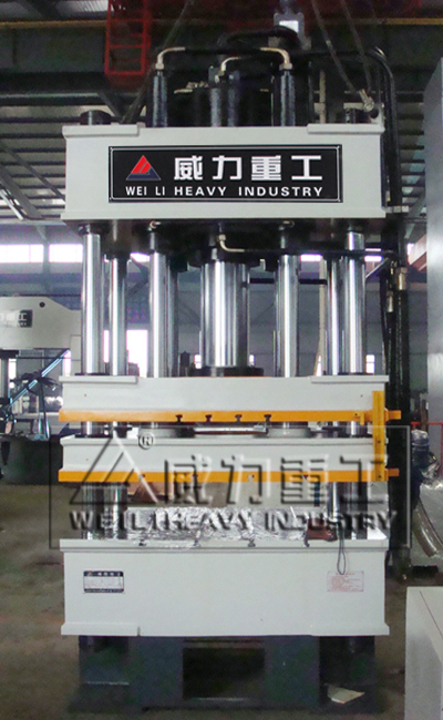 200噸四柱快速液壓機(jī) 200噸四柱快速液壓機(jī)